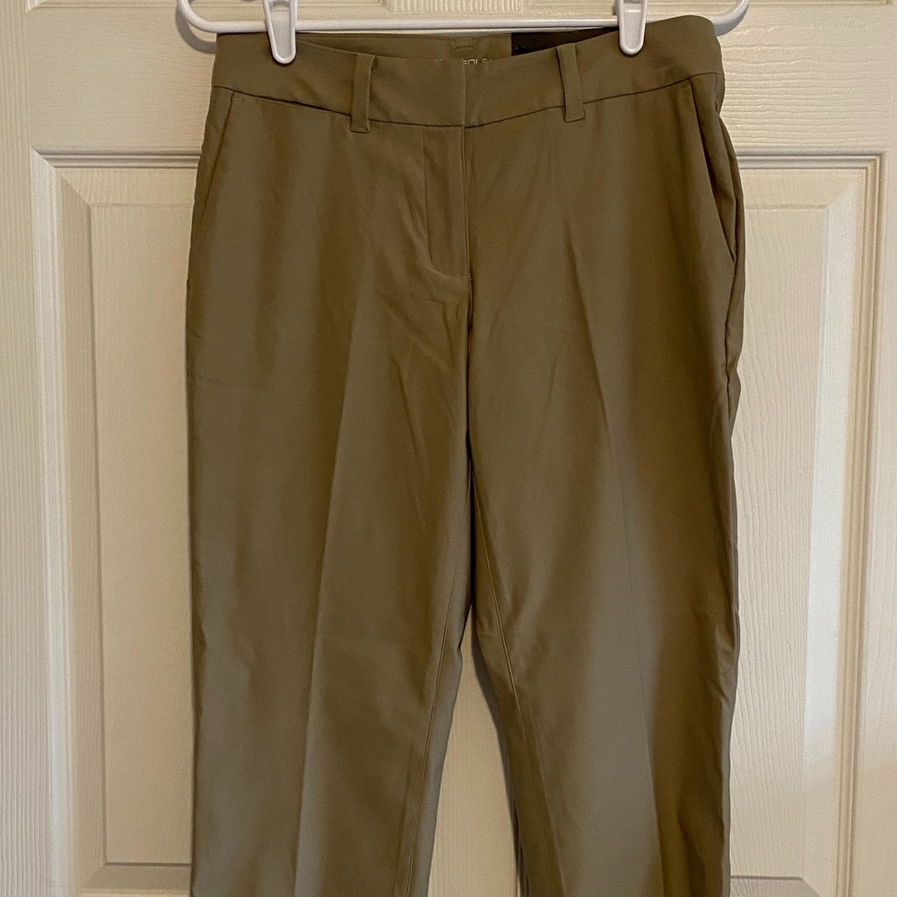 NIKE WOMEN GOLF PANTS NWT SIZE 4